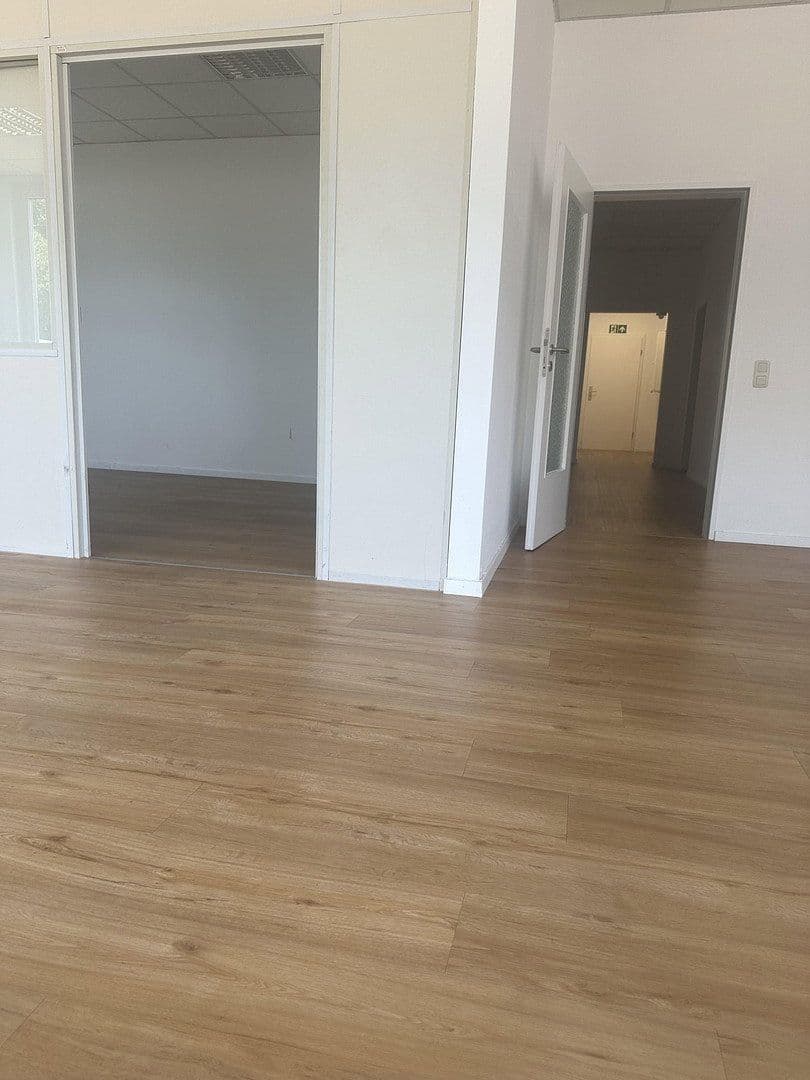 Pronájem kanceláře 168 m², Augsburg, Bavorsko Pronájem kanceláře 168 m², Augsburg, Bavorsko