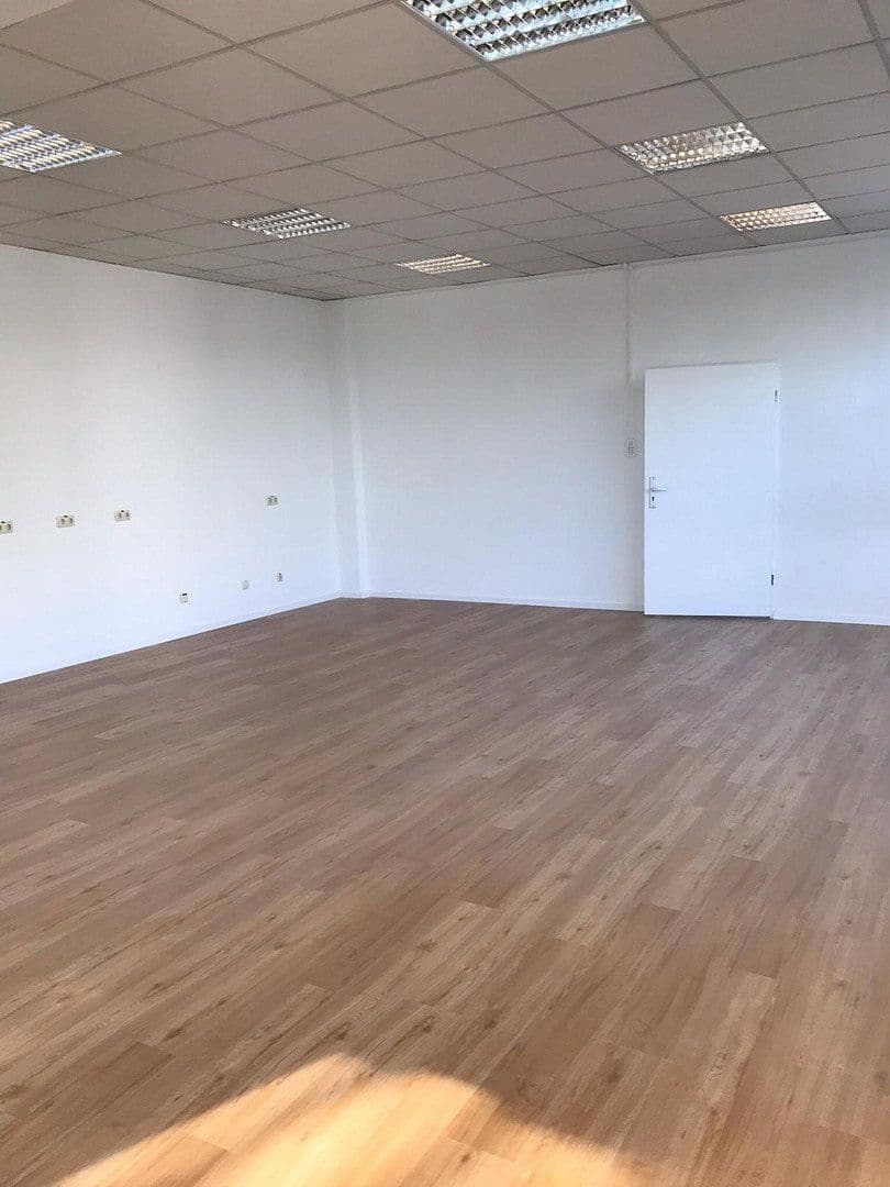 Pronájem kanceláře 168 m², Augsburg, Bavorsko Pronájem kanceláře 168 m², Augsburg, Bavorsko