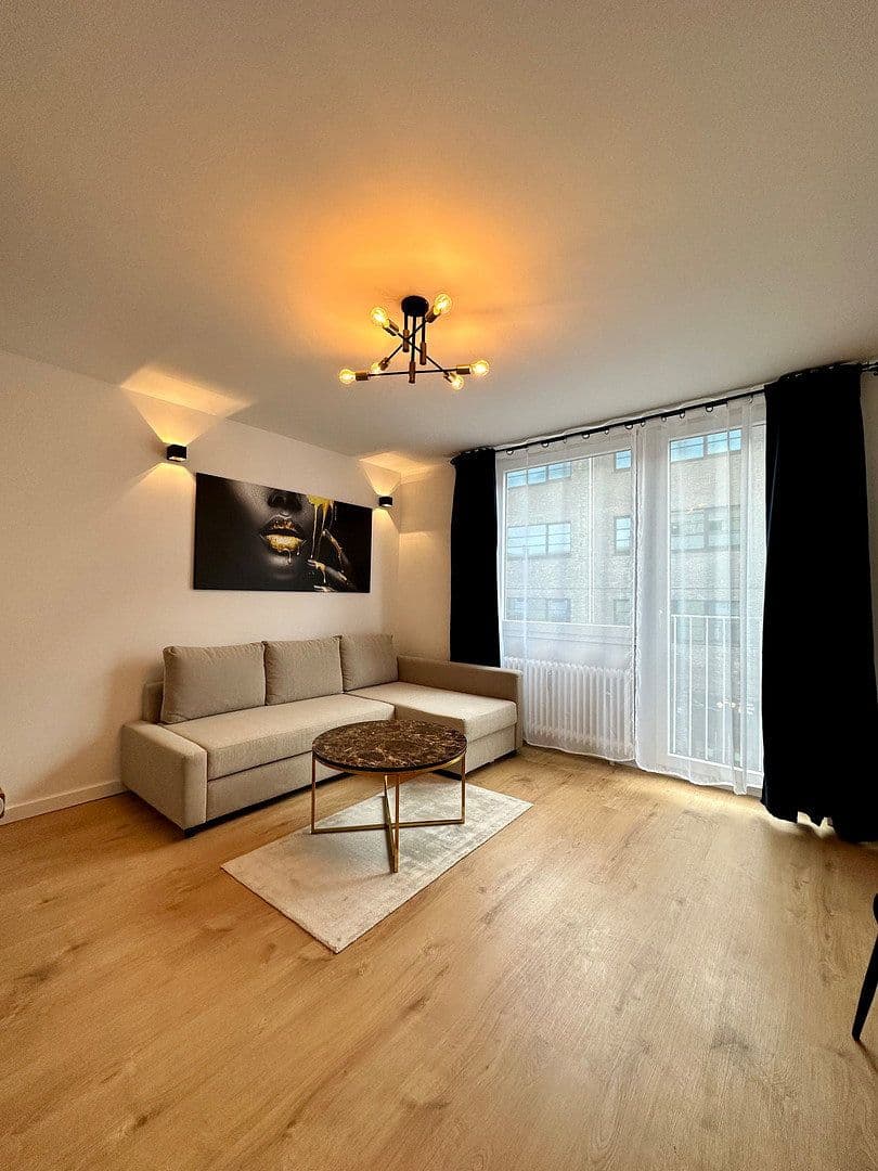 Pronájem bytu 1+1 28 m², Streitfeldstr., (Berg-am-Laim), München, Bavorsko Pronájem bytu 1+1 28 m², Streitfeldstr., (Berg-am-Laim), München, Bavorsko