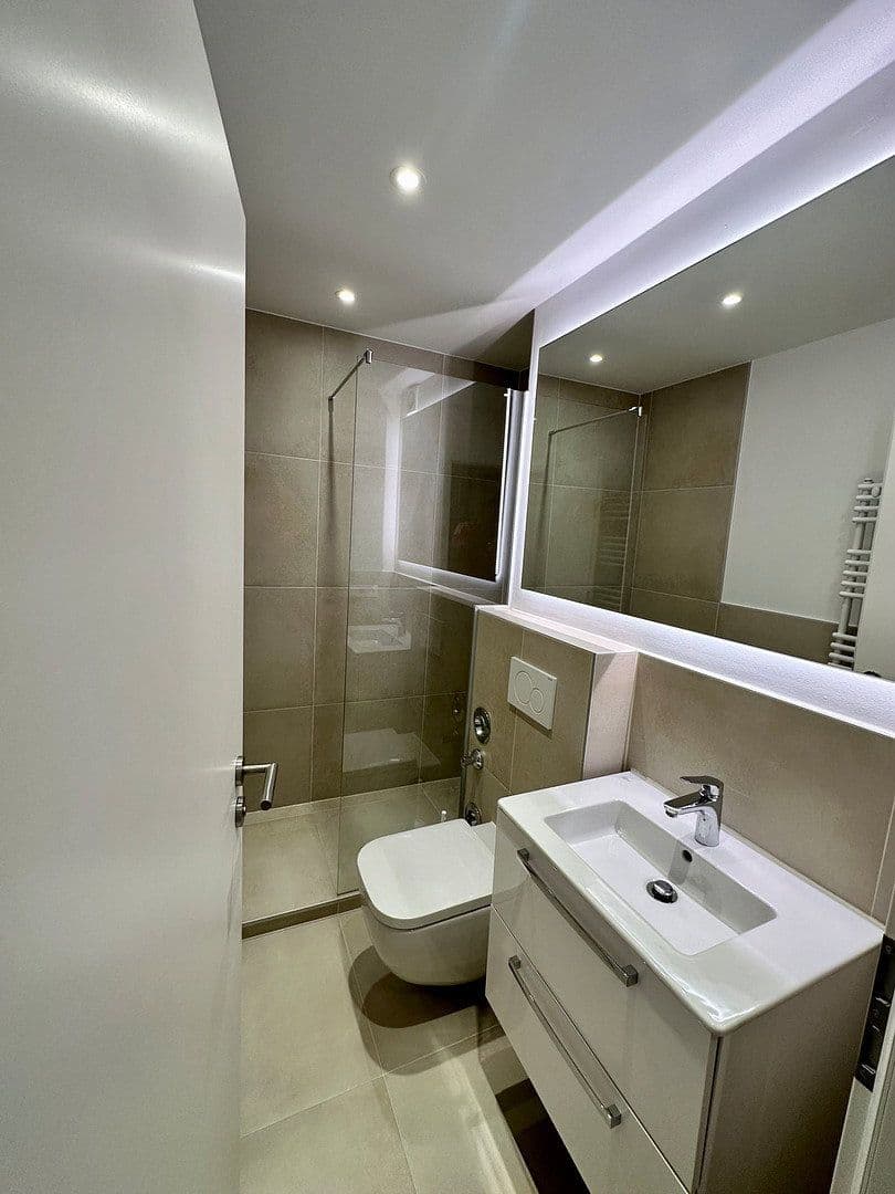 Pronájem bytu 1+1 28 m², Streitfeldstr., (Berg-am-Laim), München, Bavorsko Pronájem bytu 1+1 28 m², Streitfeldstr., (Berg-am-Laim), München, Bavorsko