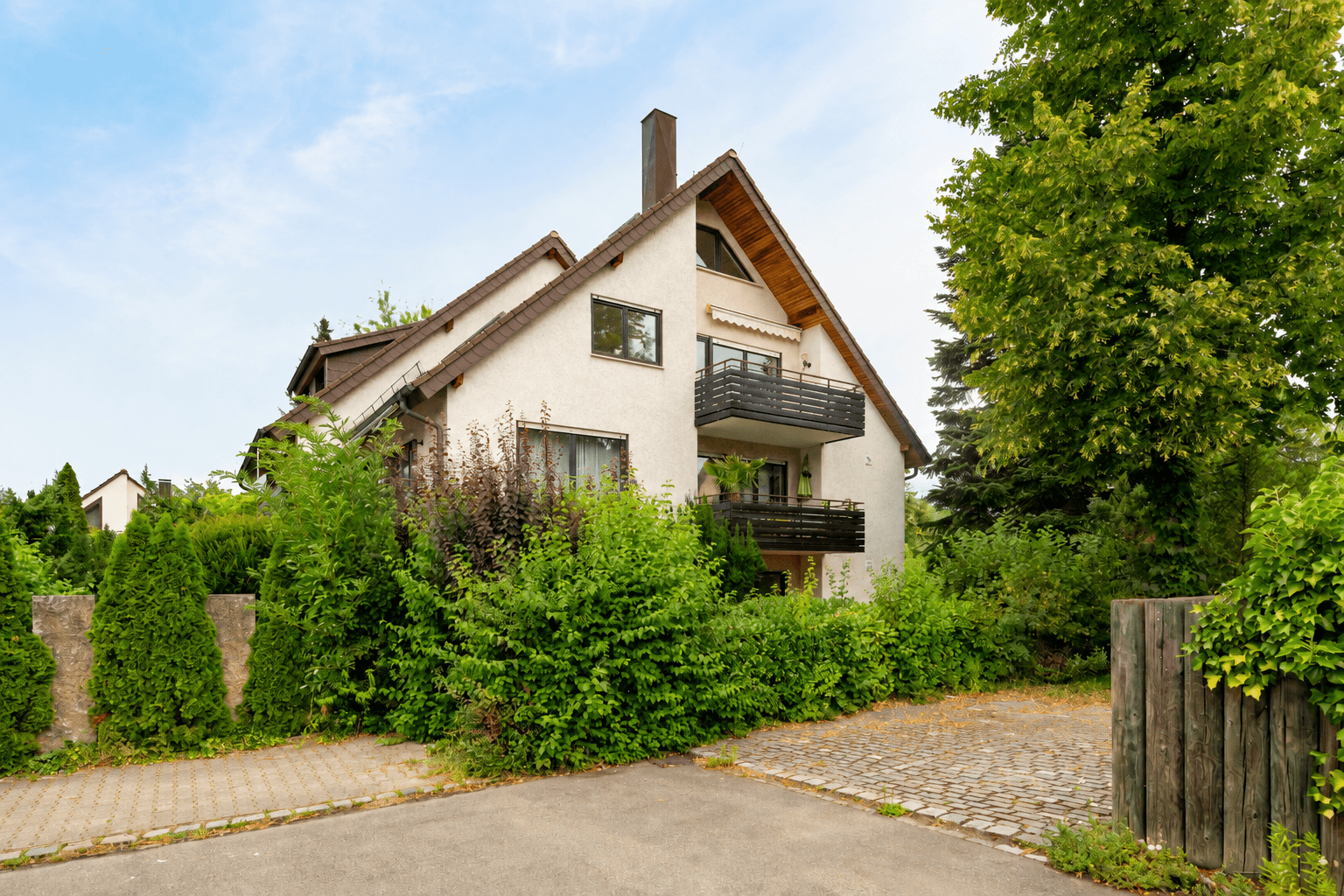 Pronájem bytu 5+1 132 m², Stuttgart, Bádensko-Württembersko Pronájem bytu 5+1 132 m², Stuttgart, Bádensko-Württembersko