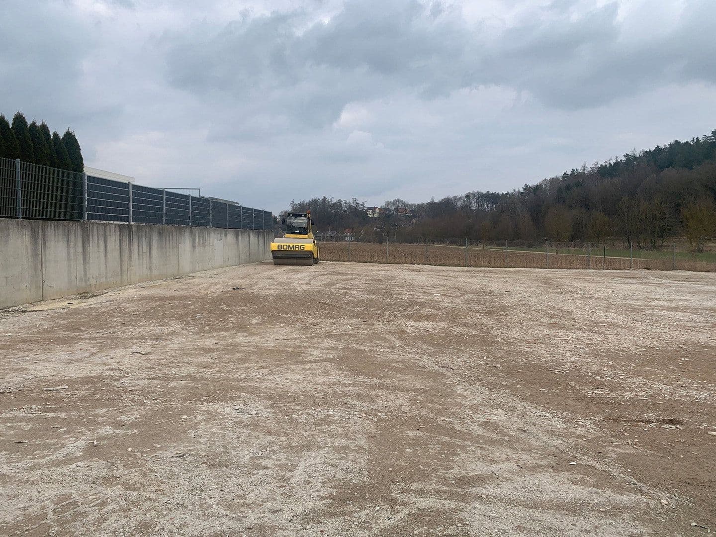 Pronájem nebytového prostoru 3.000 m², Elsbethenring 20, Pfeffenhausen, Bavorsko Pronájem nebytového prostoru 3.000 m², Elsbethenring 20, Pfeffenhausen, Bavorsko