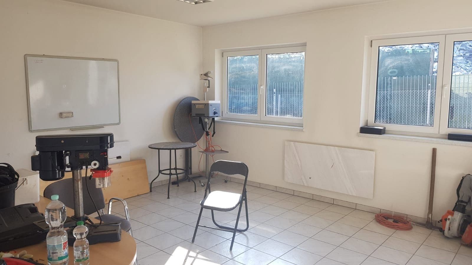 Pronájem nebytového prostoru 3.000 m², Elsbethenring 20, Pfeffenhausen, Bavorsko Pronájem nebytového prostoru 3.000 m², Elsbethenring 20, Pfeffenhausen, Bavorsko