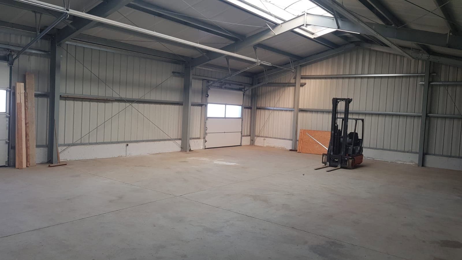 Pronájem nebytového prostoru 3.000 m², Elsbethenring 20, Pfeffenhausen, Bavorsko Pronájem nebytového prostoru 3.000 m², Elsbethenring 20, Pfeffenhausen, Bavorsko