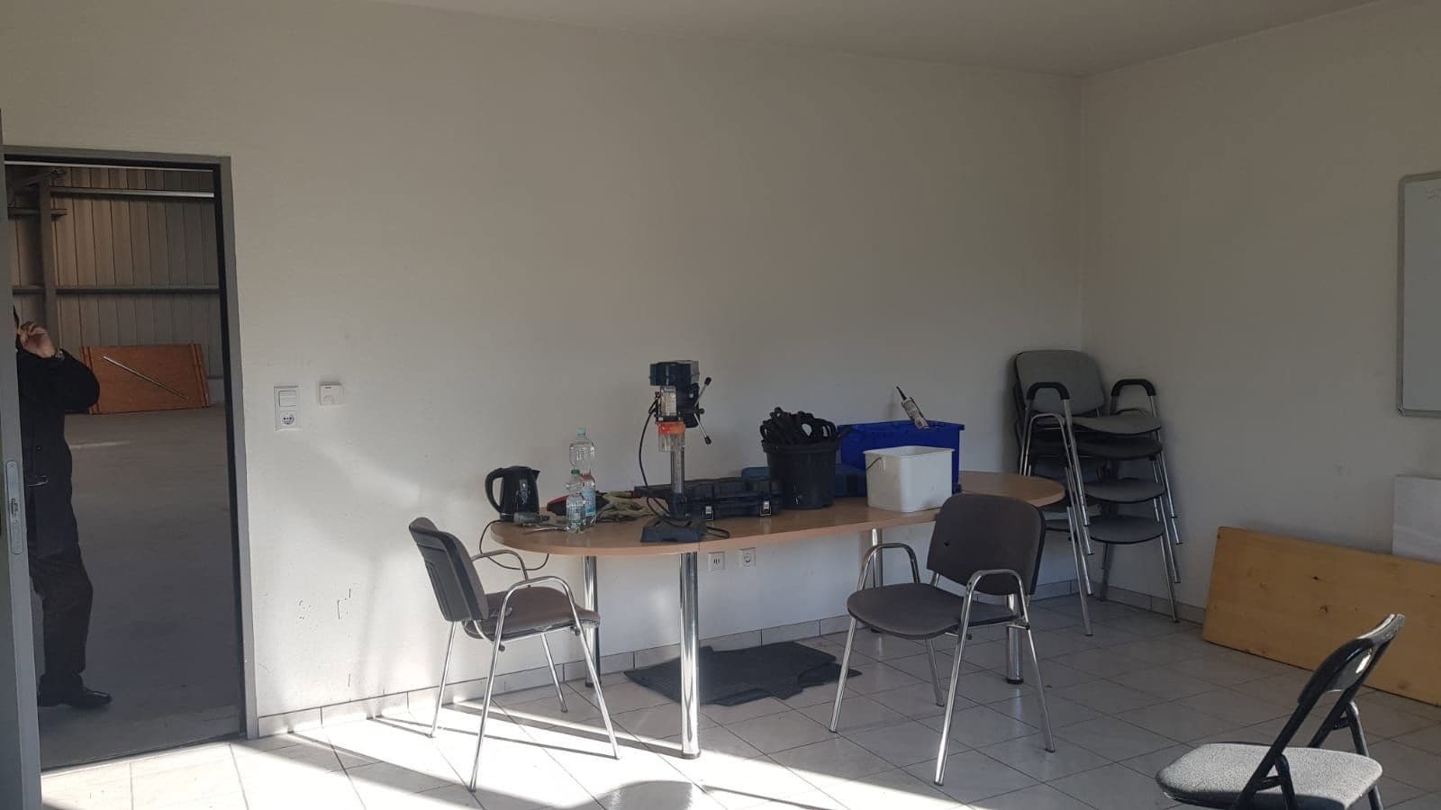 Pronájem nebytového prostoru 3.000 m², Elsbethenring 20, Pfeffenhausen, Bavorsko Pronájem nebytového prostoru 3.000 m², Elsbethenring 20, Pfeffenhausen, Bavorsko