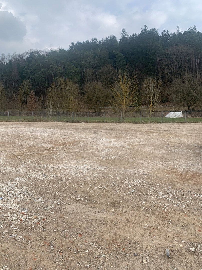 Pronájem nebytového prostoru 3.000 m², Elsbethenring 20, Pfeffenhausen, Bavorsko Pronájem nebytového prostoru 3.000 m², Elsbethenring 20, Pfeffenhausen, Bavorsko