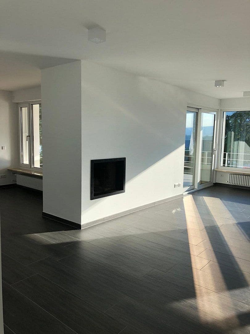 Pronájem domu 300 m², pozemek 1.899 m², Bürgstadt, Bavorsko Pronájem domu 300 m², pozemek 1.899 m², Bürgstadt, Bavorsko