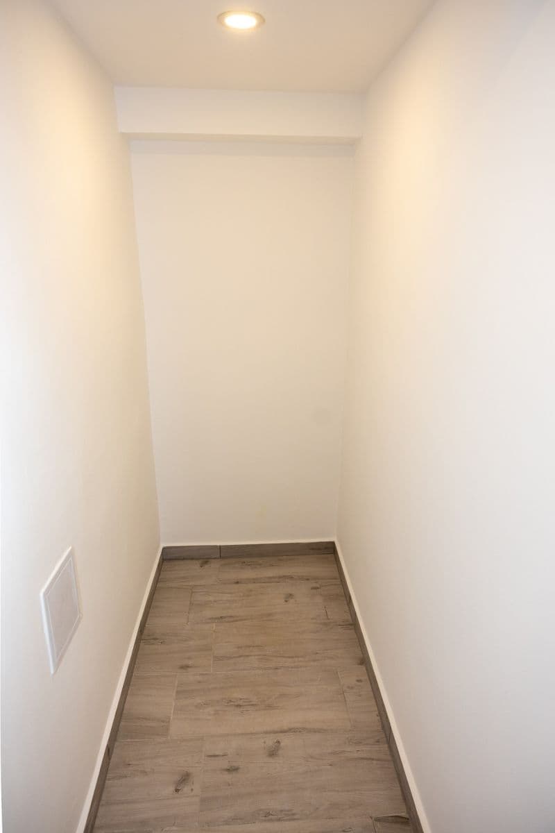 Prodej nebytového prostoru 35 m², Ouvalova, Slaný, Středočeský kraj Prodej nebytového prostoru 35 m², Ouvalova, Slaný, Středočeský kraj