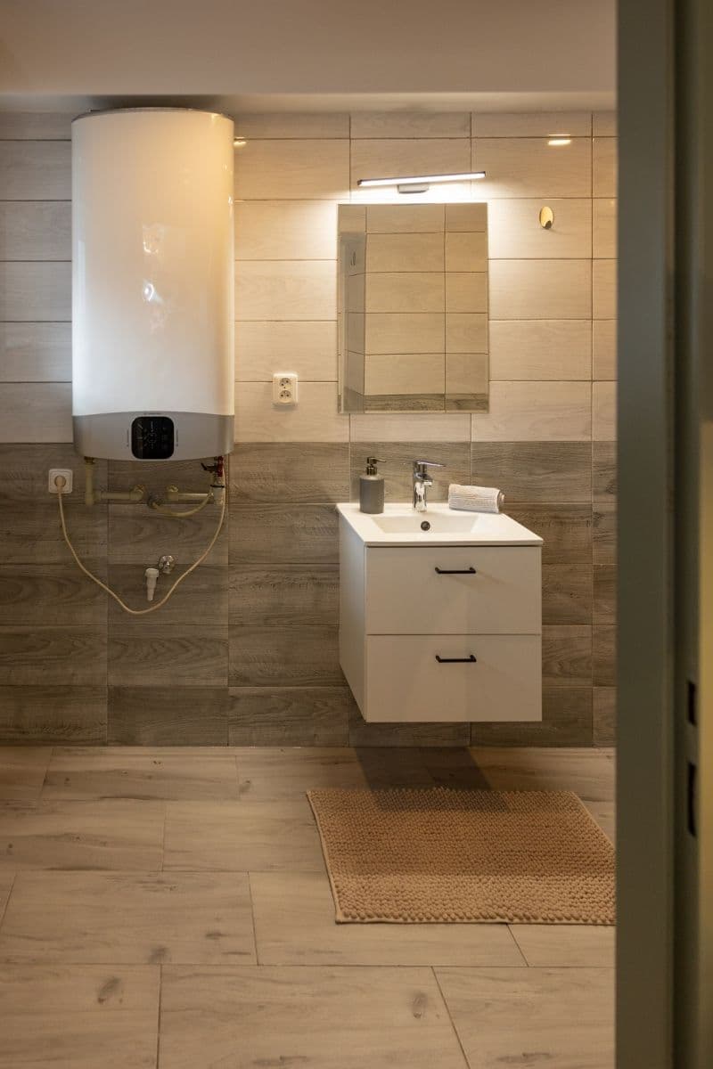 Prodej nebytového prostoru 35 m², Ouvalova, Slaný, Středočeský kraj Prodej nebytového prostoru 35 m², Ouvalova, Slaný, Středočeský kraj