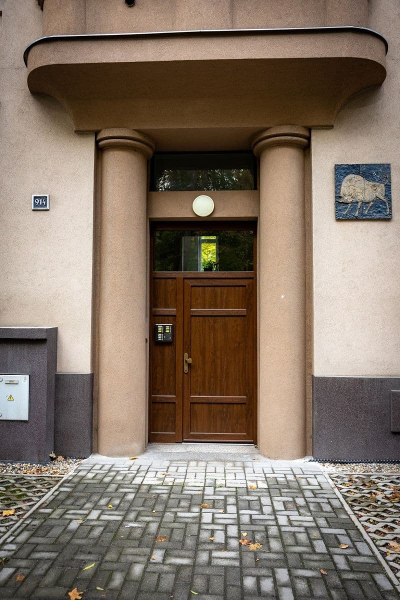 Prodej nebytového prostoru 35 m², Ouvalova, Slaný, Středočeský kraj Prodej nebytového prostoru 35 m², Ouvalova, Slaný, Středočeský kraj