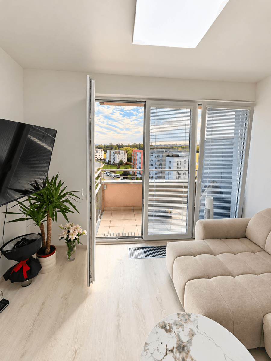 Prodej bytu 1+kk 38 m², Kadečkové, Praha, Praha Prodej bytu 1+kk 38 m², Kadečkové, Praha, Praha