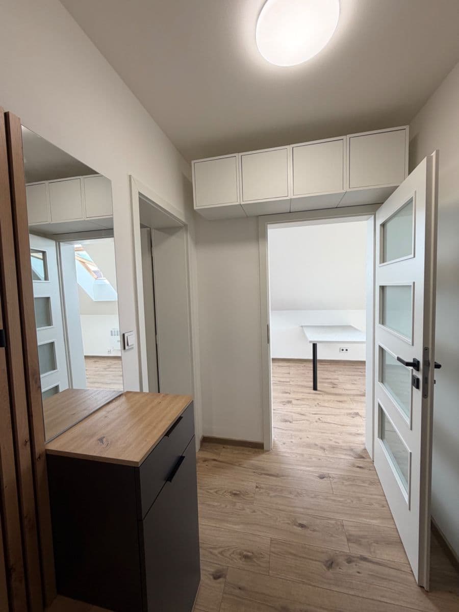 Pronájem bytu 1+kk 66 m², Komenského, Nymburk, Středočeský kraj Pronájem bytu 1+kk 66 m², Komenského, Nymburk, Středočeský kraj