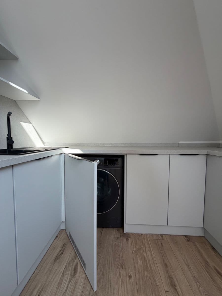 Pronájem bytu 1+kk 66 m², Komenského, Nymburk, Středočeský kraj Pronájem bytu 1+kk 66 m², Komenského, Nymburk, Středočeský kraj