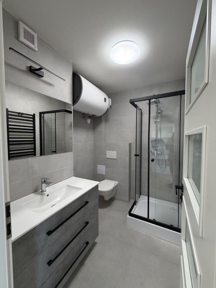 Pronájem bytu 1+kk 66 m², Komenského, Nymburk, Středočeský kraj Pronájem bytu 1+kk 66 m², Komenského, Nymburk, Středočeský kraj