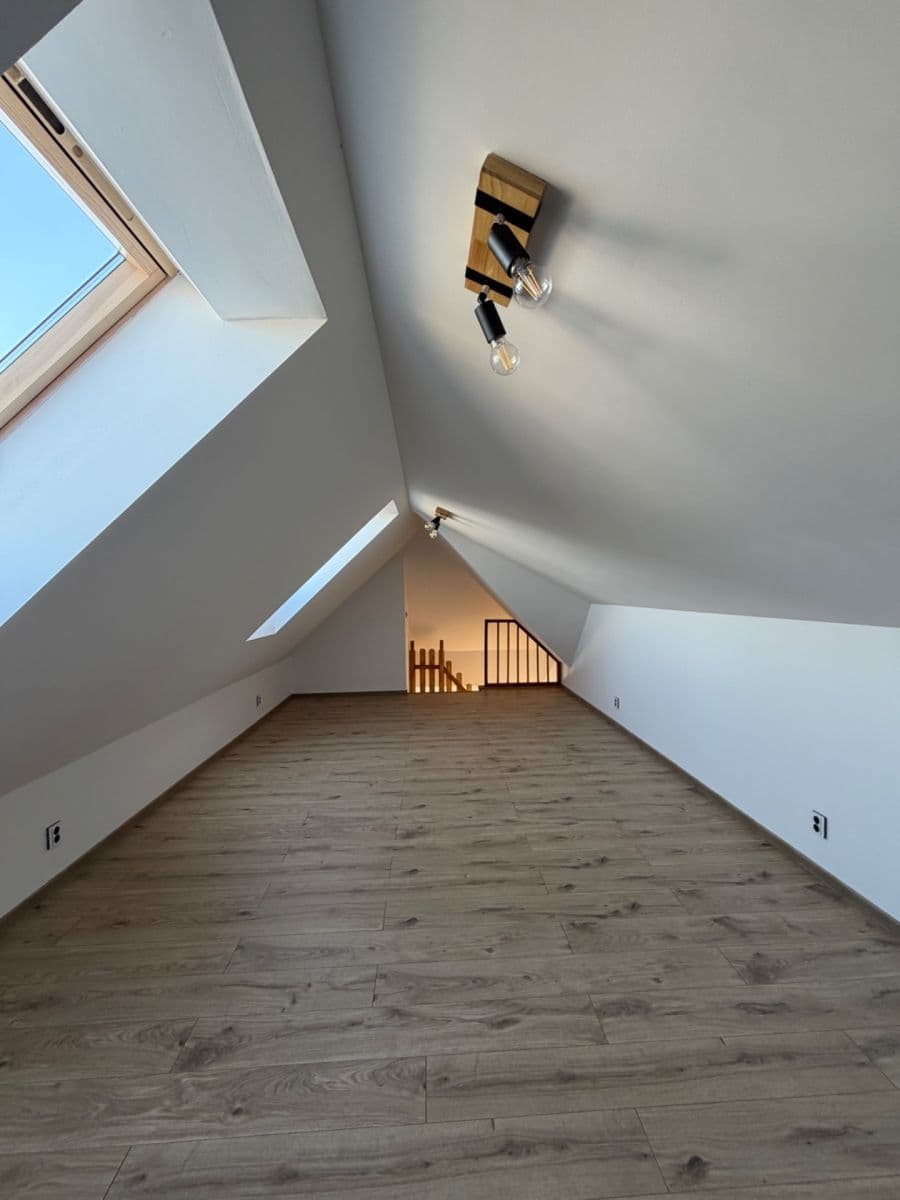 Pronájem bytu 1+kk 66 m², Komenského, Nymburk, Středočeský kraj Pronájem bytu 1+kk 66 m², Komenského, Nymburk, Středočeský kraj