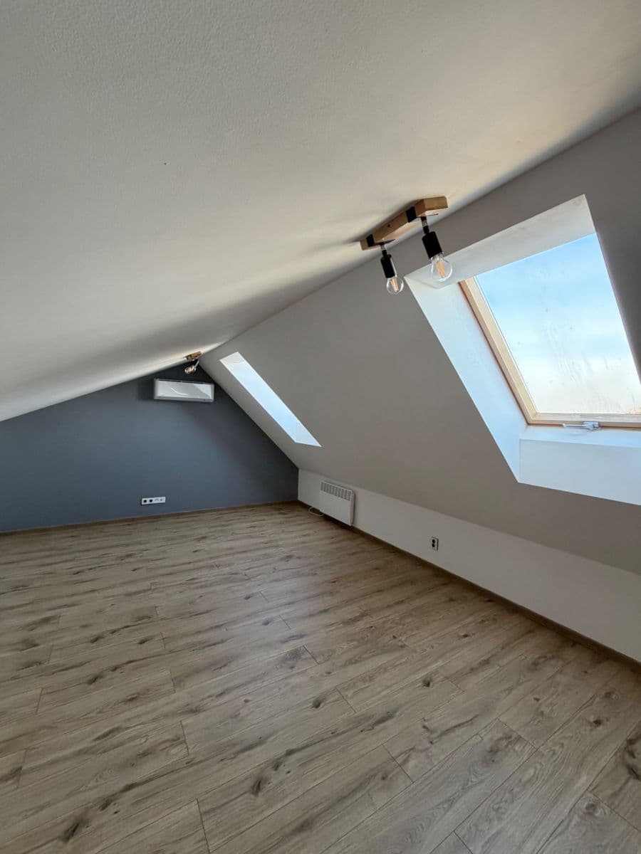 Pronájem bytu 1+kk 66 m², Komenského, Nymburk, Středočeský kraj Pronájem bytu 1+kk 66 m², Komenského, Nymburk, Středočeský kraj