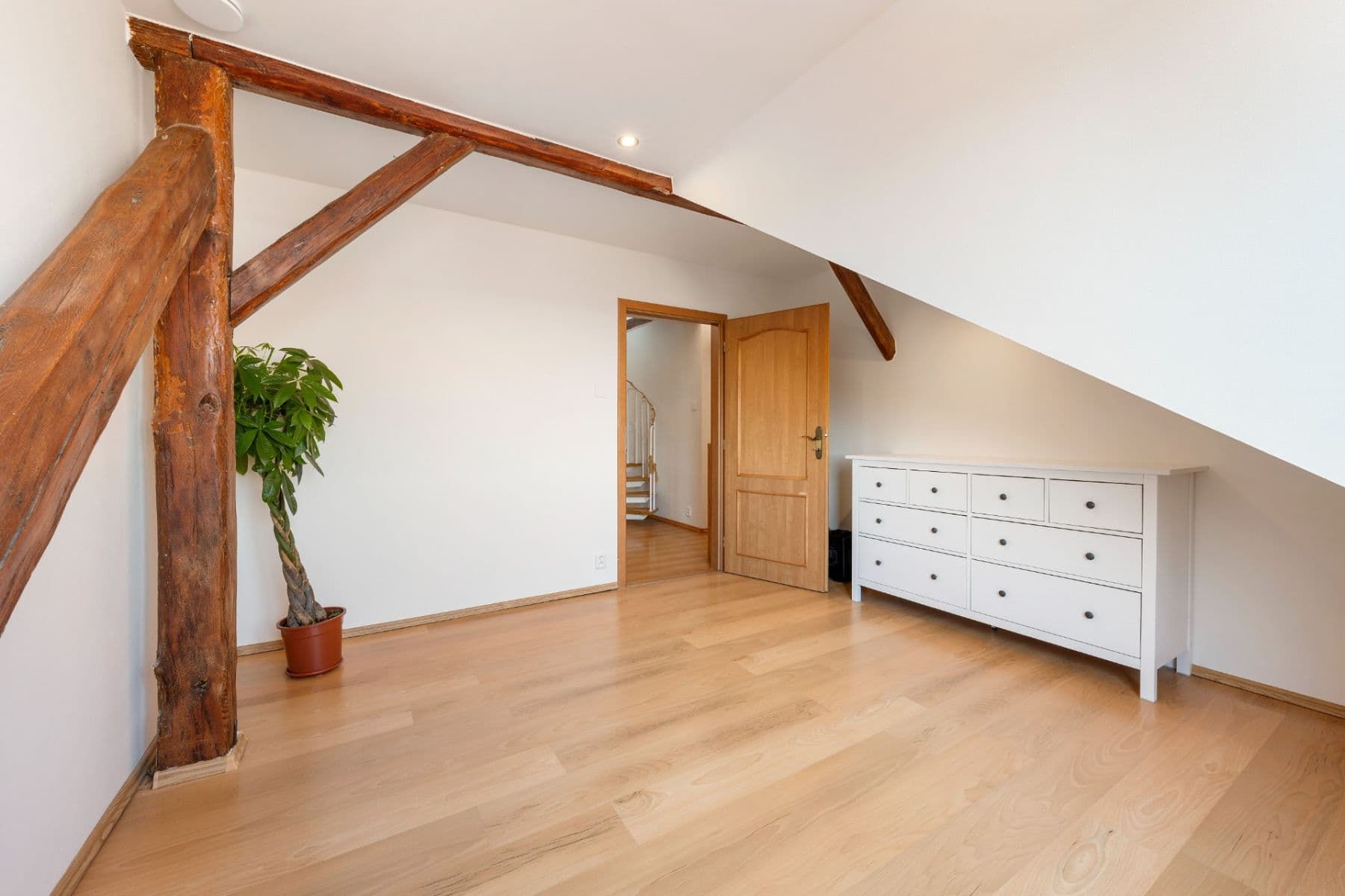 Prodej bytu 4+1 139 m², Tržní, Brno, Jihomoravský kraj Prodej bytu 4+1 139 m², Tržní, Brno, Jihomoravský kraj