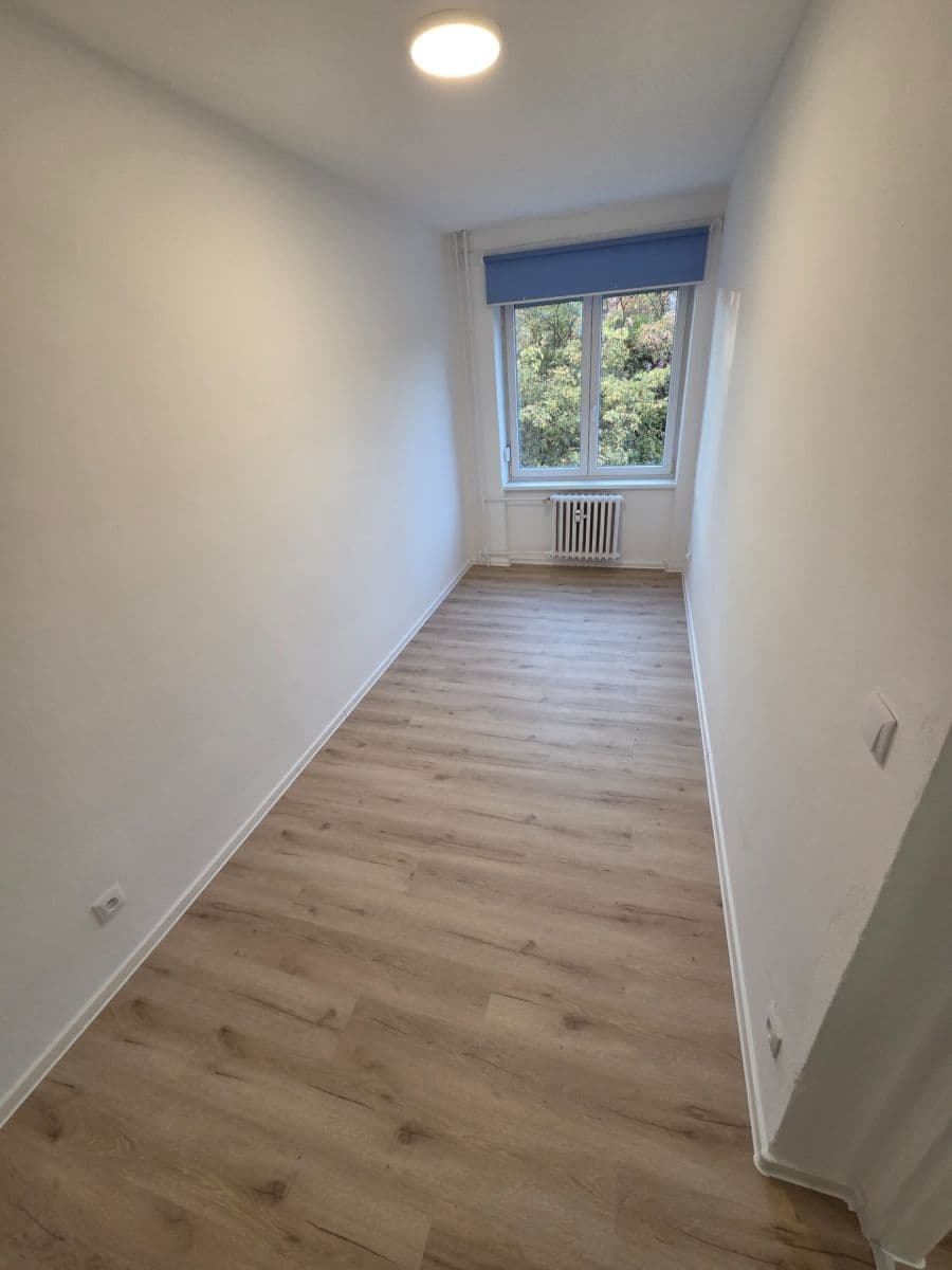 Pronájem bytu 3+1 73 m², Na Královkách, Kuřim, Jihomoravský kraj Pronájem bytu 3+1 73 m², Na Královkách, Kuřim, Jihomoravský kraj