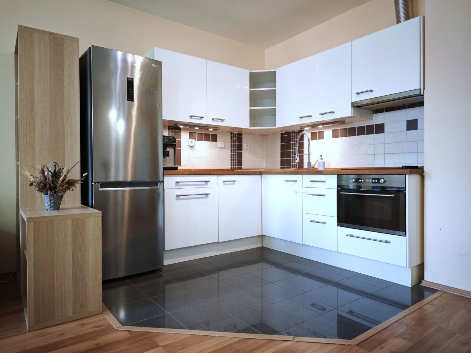 Prodej bytu 2+kk 63 m², Přemyslovská, Roztoky, Středočeský kraj Prodej bytu 2+kk 63 m², Přemyslovská, Roztoky, Středočeský kraj