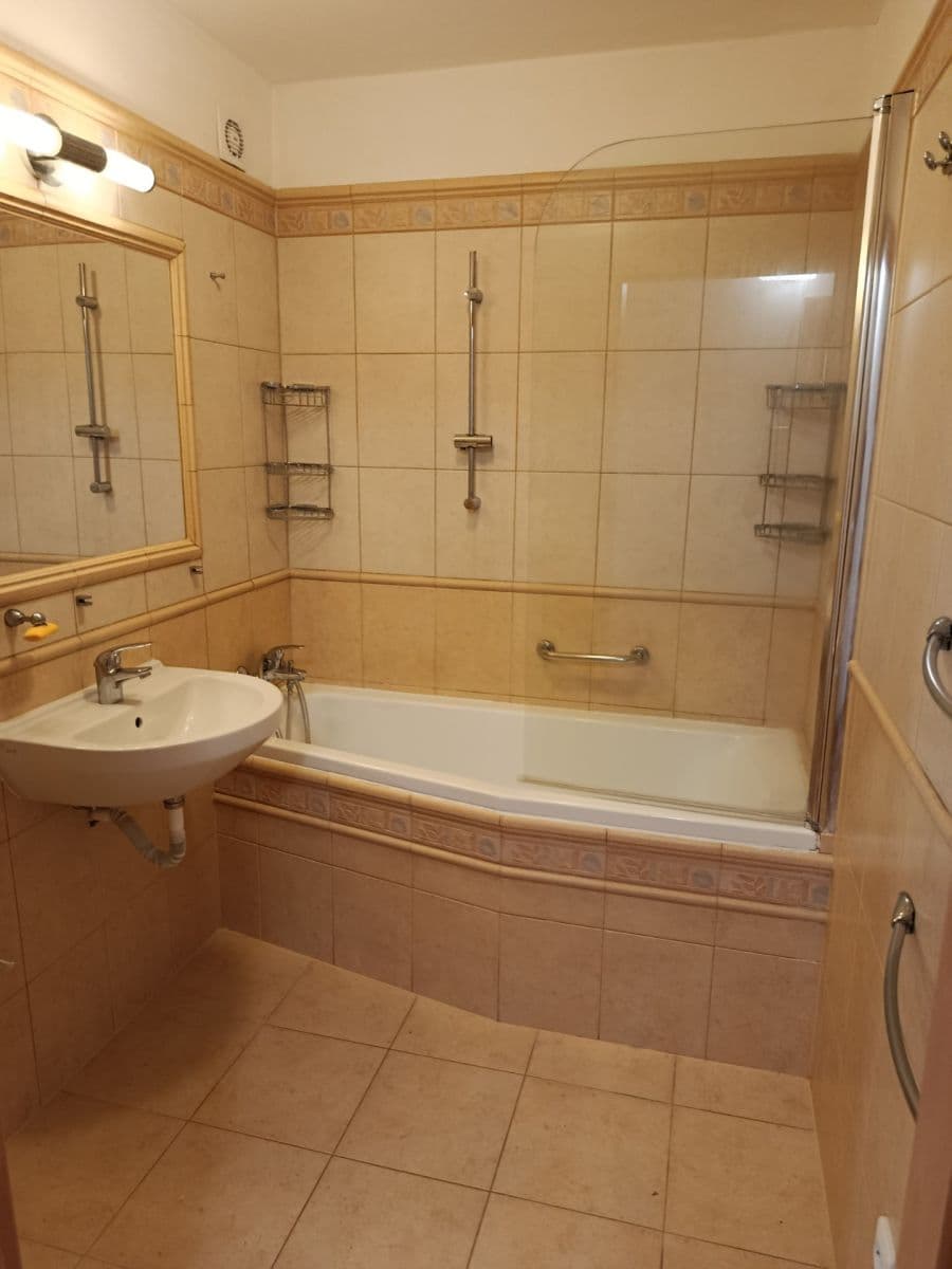 Pronájem bytu 3+1 71 m², Josefy Faimonové, Brno, Jihomoravský kraj Pronájem bytu 3+1 71 m², Josefy Faimonové, Brno, Jihomoravský kraj