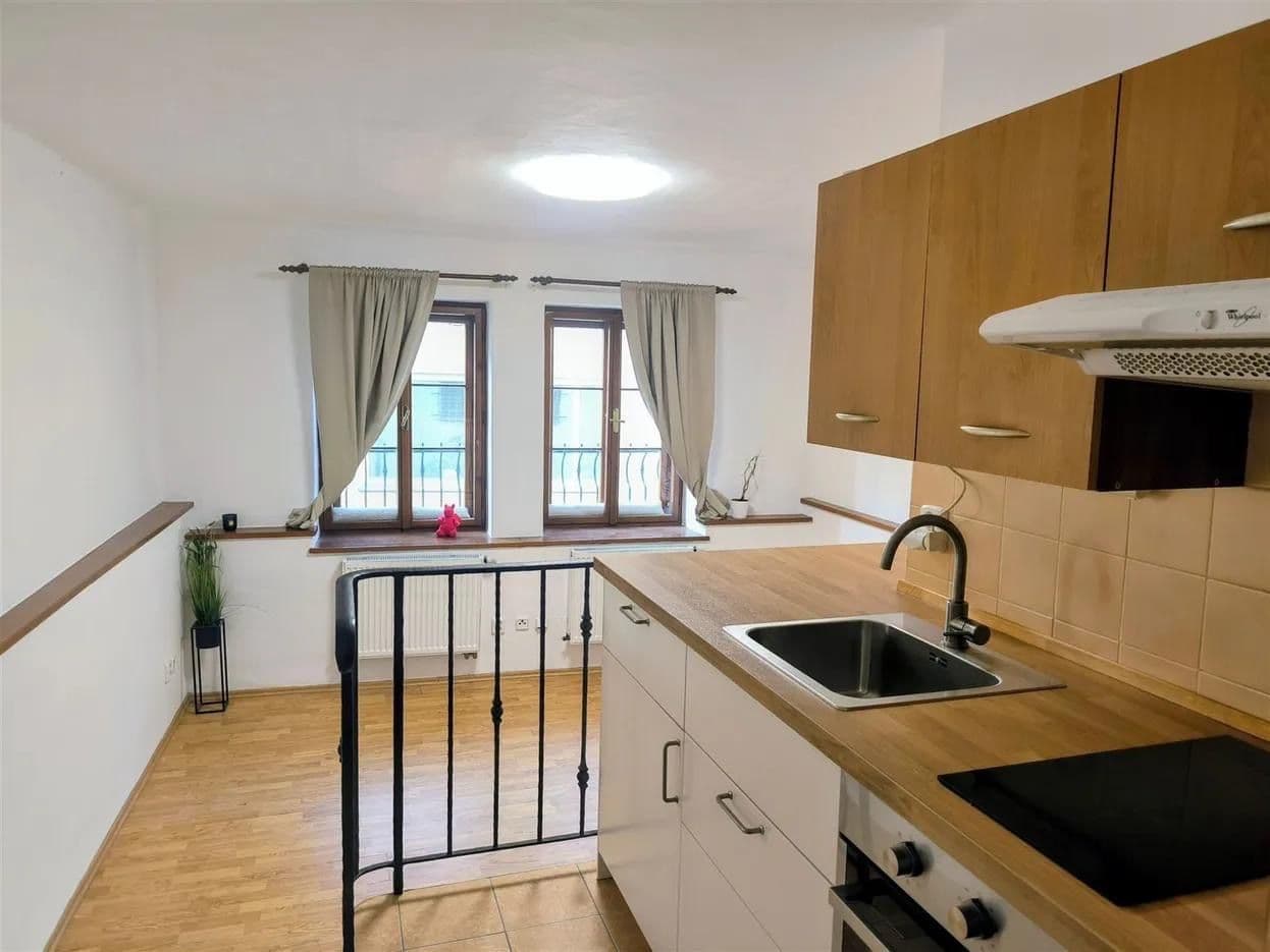 Pronájem bytu 1+kk 27 m², Na Úbočí, Třebíč, Kraj Vysočina Pronájem bytu 1+kk 27 m², Na Úbočí, Třebíč, Kraj Vysočina
