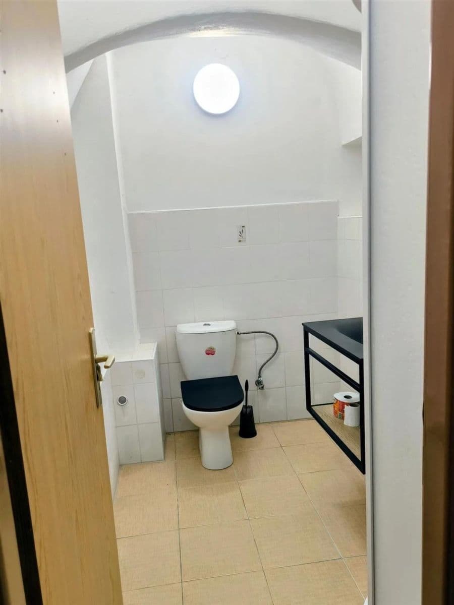 Pronájem bytu 1+kk 27 m², Na Úbočí, Třebíč, Kraj Vysočina Pronájem bytu 1+kk 27 m², Na Úbočí, Třebíč, Kraj Vysočina