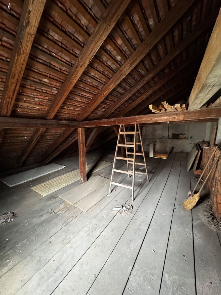 Pronájem garáže 227 m², Český Krumlov, Jihočeský kraj Pronájem garáže 227 m², Český Krumlov, Jihočeský kraj
