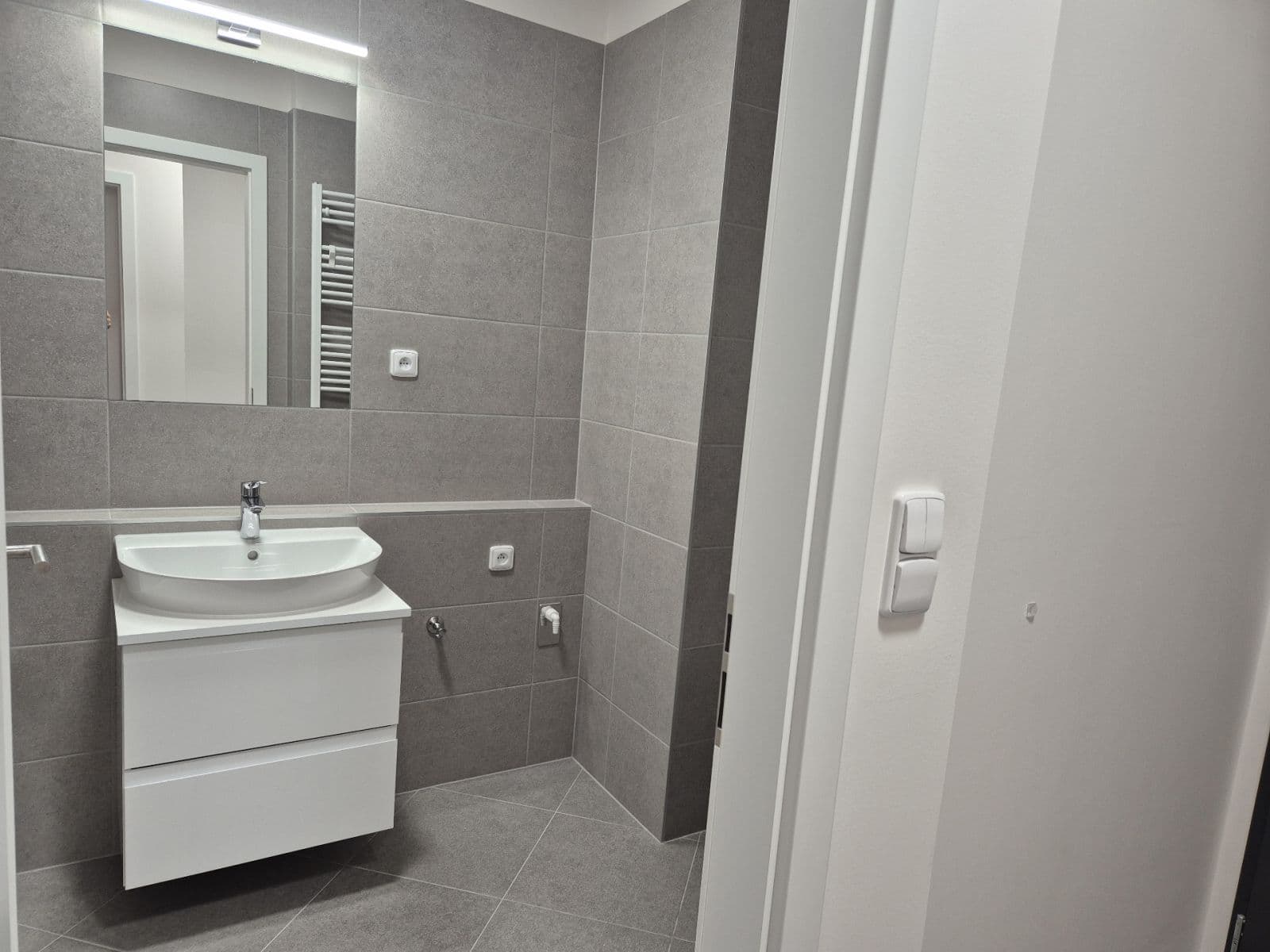 Pronájem bytu 2+kk 43 m², Pod Harfou, Praha, Praha Pronájem bytu 2+kk 43 m², Pod Harfou, Praha, Praha