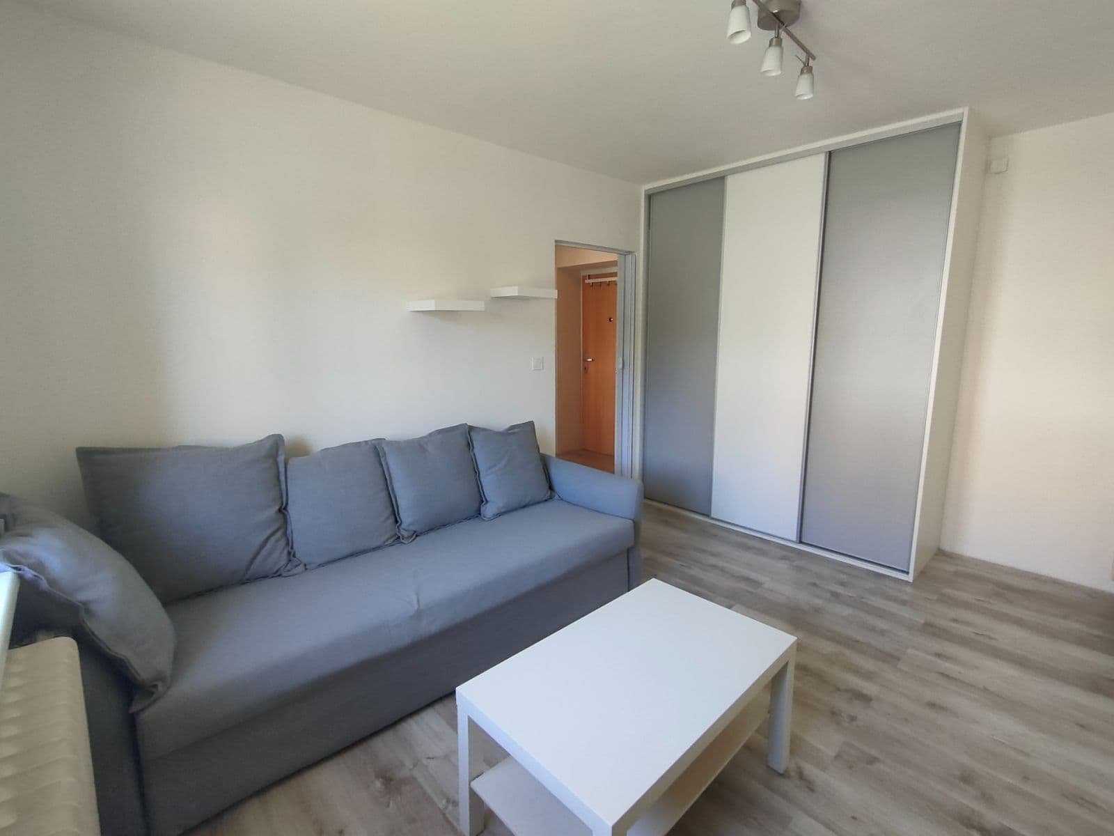 Pronájem bytu 1+1 30 m², J. A. Komenského, Stochov, Středočeský kraj Pronájem bytu 1+1 30 m², J. A. Komenského, Stochov, Středočeský kraj