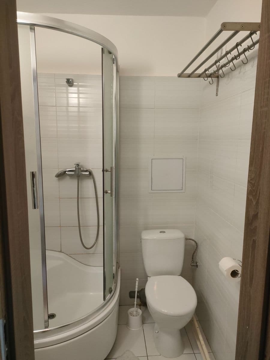 Pronájem bytu 1+1 30 m², J. A. Komenského, Stochov, Středočeský kraj Pronájem bytu 1+1 30 m², J. A. Komenského, Stochov, Středočeský kraj
