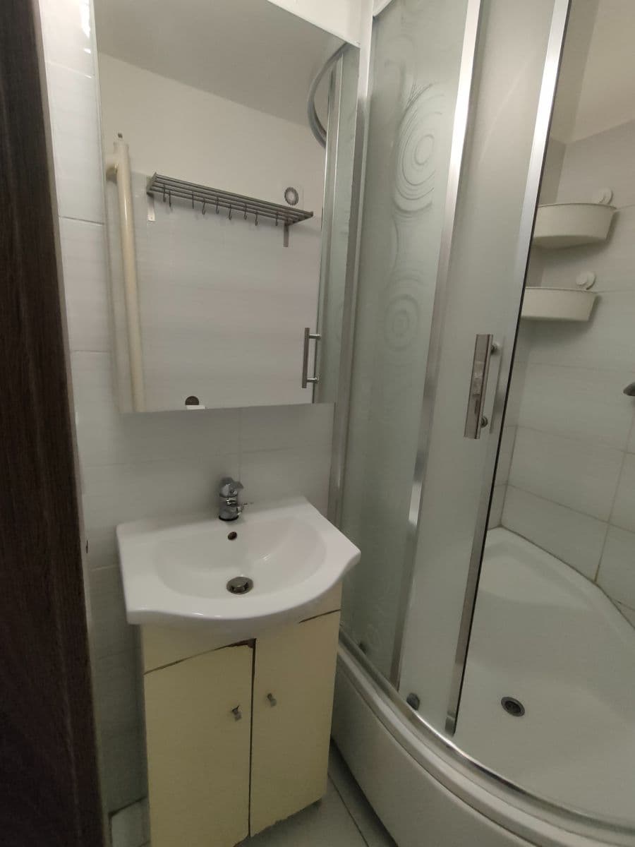 Pronájem bytu 1+1 30 m², J. A. Komenského, Stochov, Středočeský kraj Pronájem bytu 1+1 30 m², J. A. Komenského, Stochov, Středočeský kraj