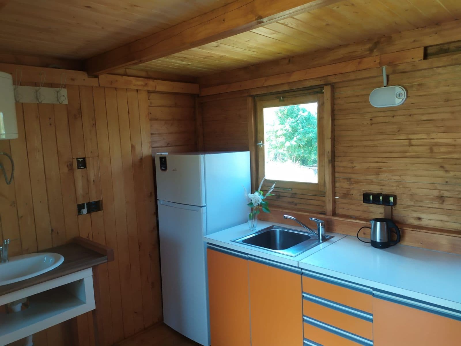Prodej chaty, chalupy 55 m², pozemek 1.011 m², Skuhrov, Středočeský kraj Prodej chaty, chalupy 55 m², pozemek 1.011 m², Skuhrov, Středočeský kraj