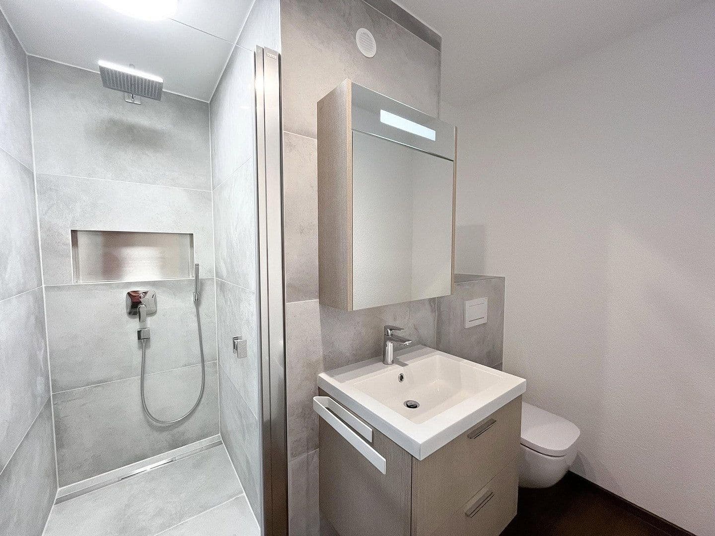 Pronájem bytu 3+1 65 m², Am Leiderat 7, Neustadt an der Weinstraße, Porýní-Falc Pronájem bytu 3+1 65 m², Am Leiderat 7, Neustadt an der Weinstraße, Porýní-Falc