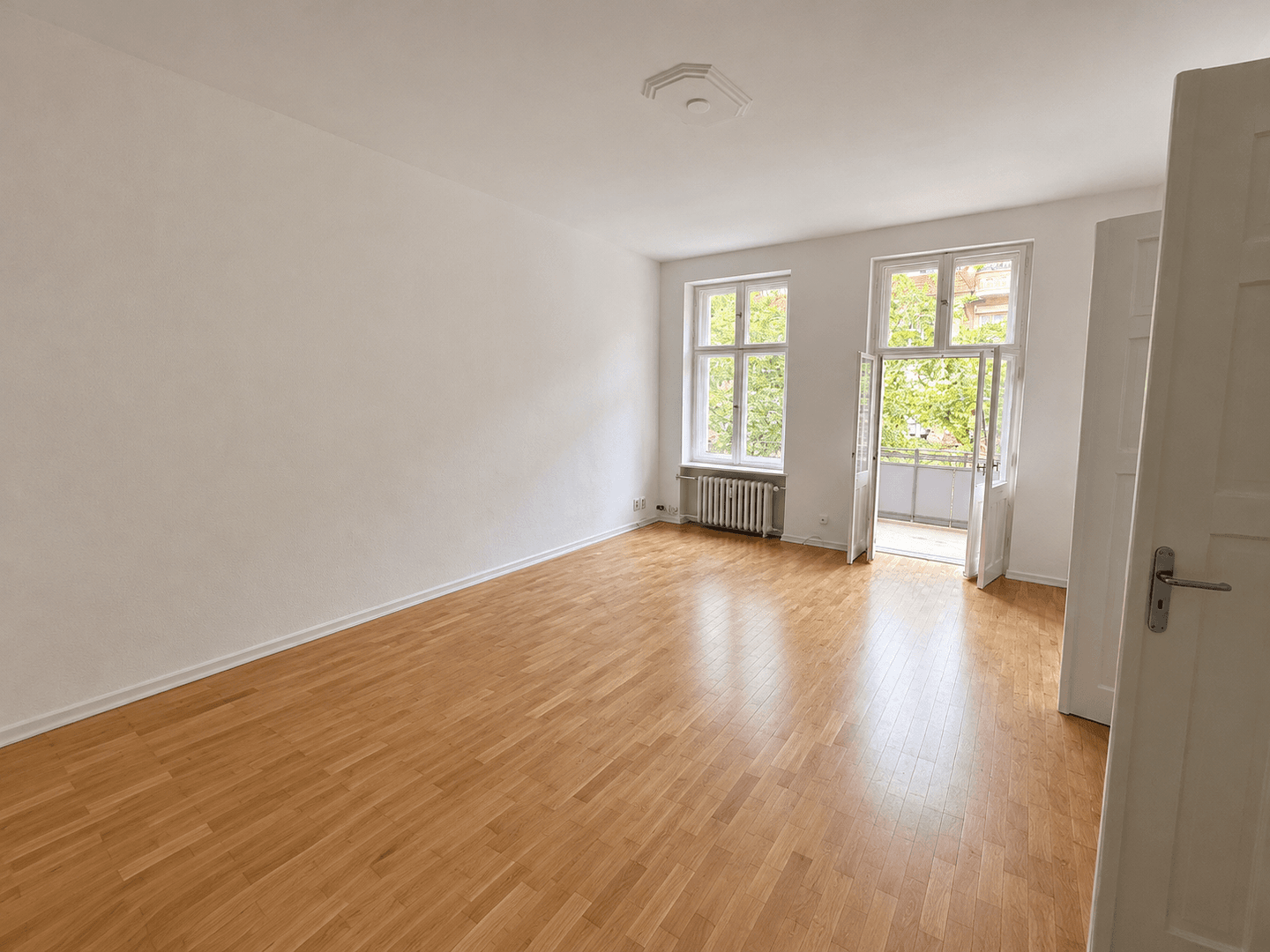 Pronájem bytu 4+1 127 m², Duisburgerstr., Berlin, Berlín Pronájem bytu 4+1 127 m², Duisburgerstr., Berlin, Berlín