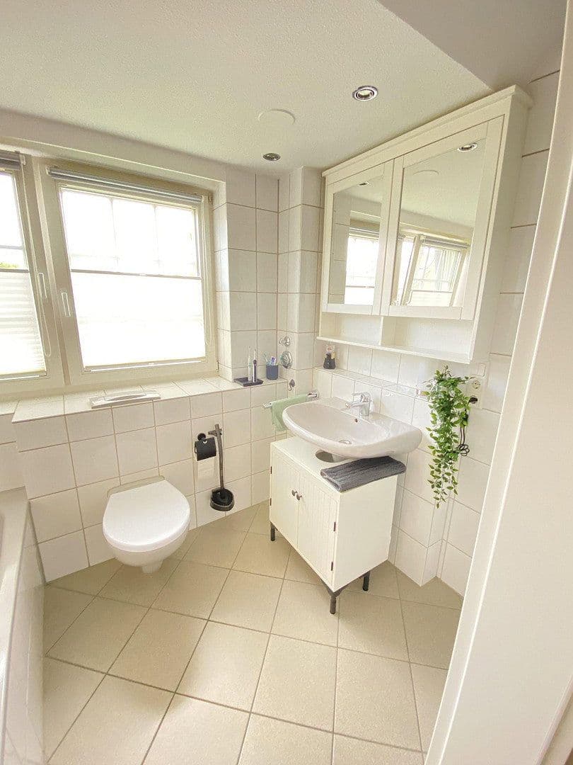 Prodej bytu 4+1 77 m², Hölderlin Str. 2, Stuhr, Dolní Sasko Prodej bytu 4+1 77 m², Hölderlin Str. 2, Stuhr, Dolní Sasko