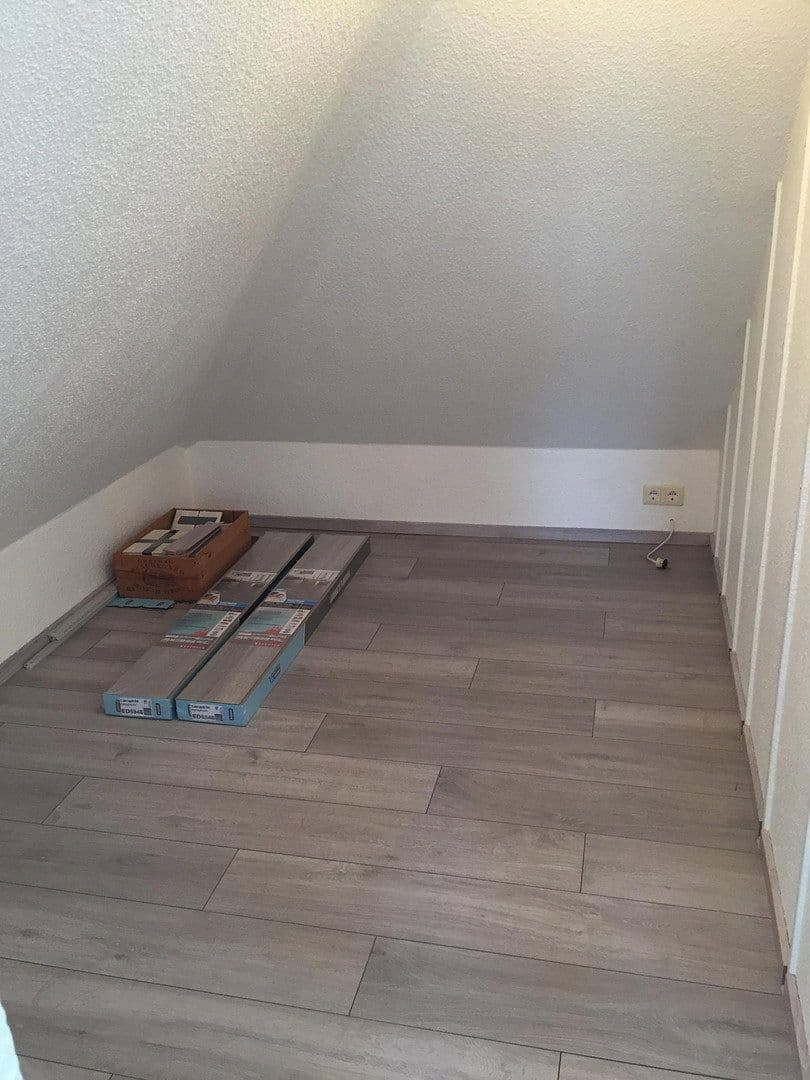 Prodej bytu 4+1 77 m², Hölderlin Str. 2, Stuhr, Dolní Sasko Prodej bytu 4+1 77 m², Hölderlin Str. 2, Stuhr, Dolní Sasko