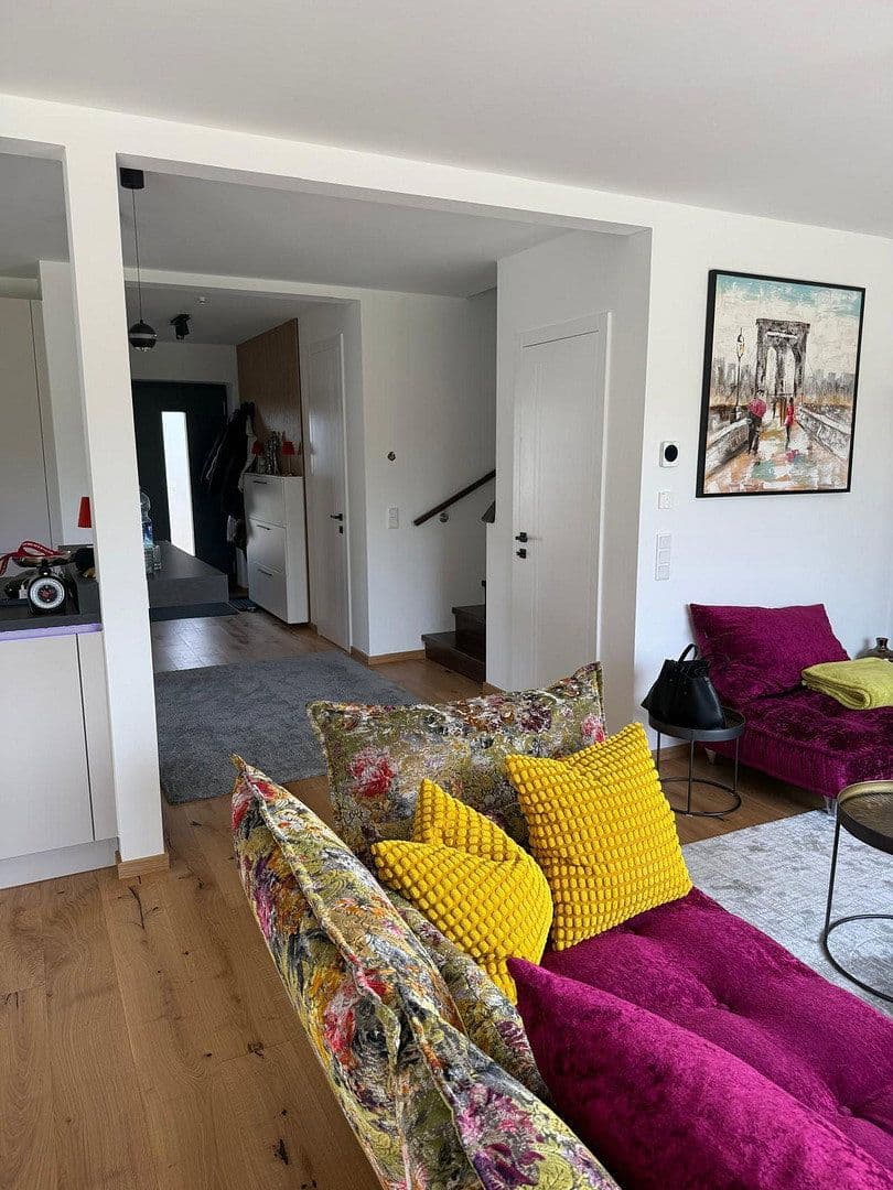 Pronájem domu 144 m², pozemek 300 m², Laupheimer Str.12/1, Burgrieden, Bádensko-Württembersko Pronájem domu 144 m², pozemek 300 m², Laupheimer Str.12/1, Burgrieden, Bádensko-Württembersko