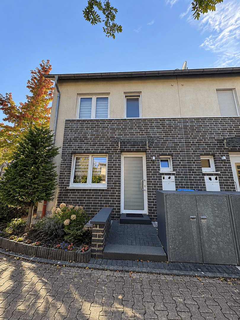 Prodej domu 107 m², pozemek 188 m², Neuss, Severní Porýní-Vestfálsko Prodej domu 107 m², pozemek 188 m², Neuss, Severní Porýní-Vestfálsko