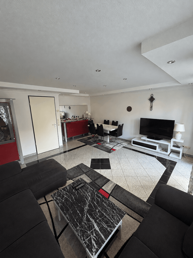 Prodej domu 107 m², pozemek 188 m², Neuss, Severní Porýní-Vestfálsko Prodej domu 107 m², pozemek 188 m², Neuss, Severní Porýní-Vestfálsko