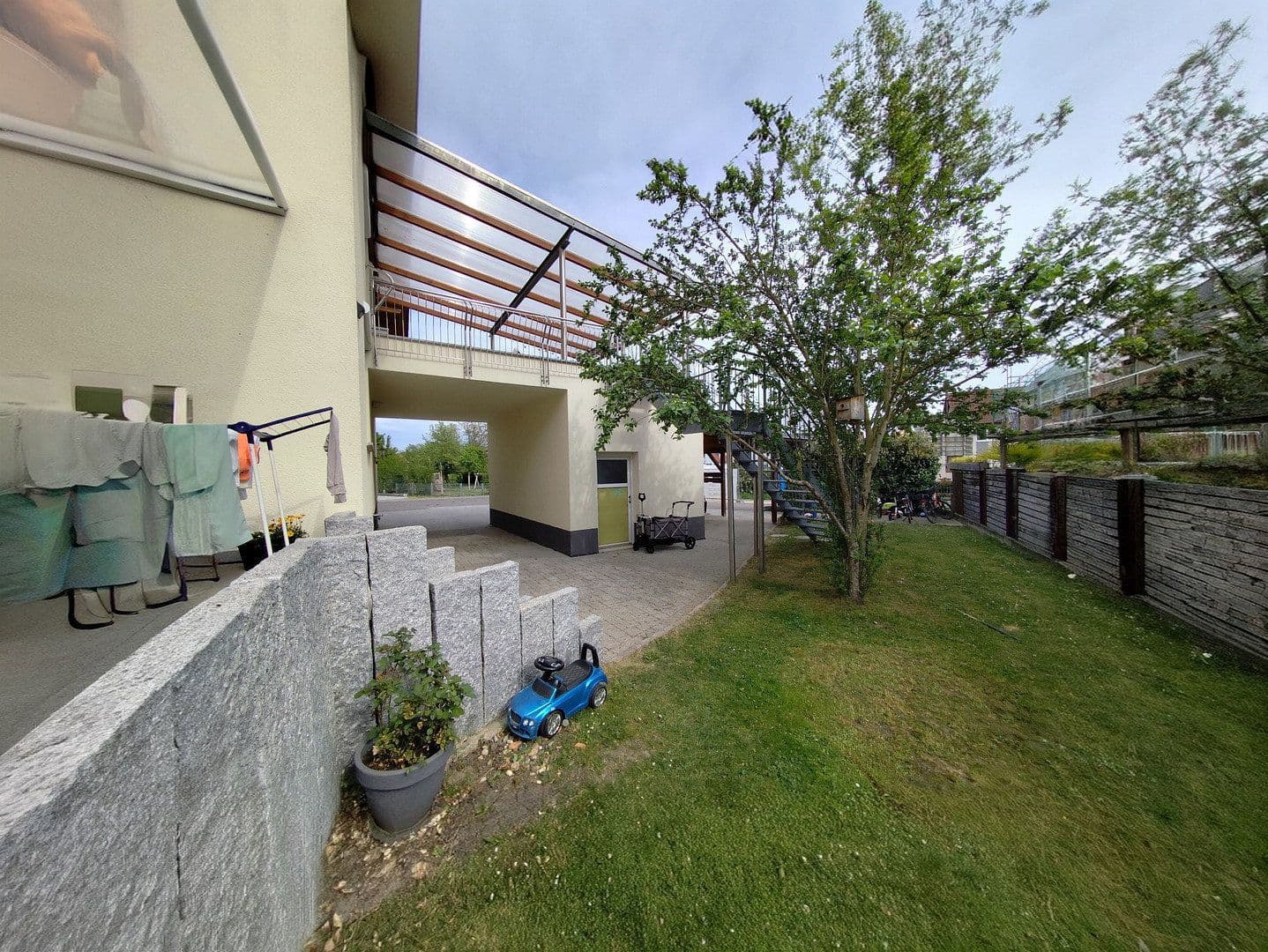 Prodej domu 322 m², pozemek 500 m², Singen (Hohentwiel), Bádensko-Württembersko Prodej domu 322 m², pozemek 500 m², Singen (Hohentwiel), Bádensko-Württembersko
