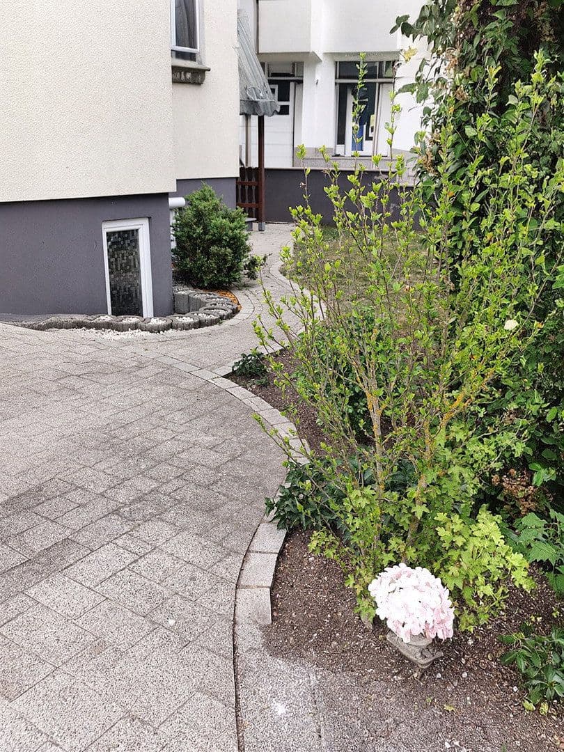 Prodej domu 322 m², pozemek 500 m², Singen (Hohentwiel), Bádensko-Württembersko Prodej domu 322 m², pozemek 500 m², Singen (Hohentwiel), Bádensko-Württembersko