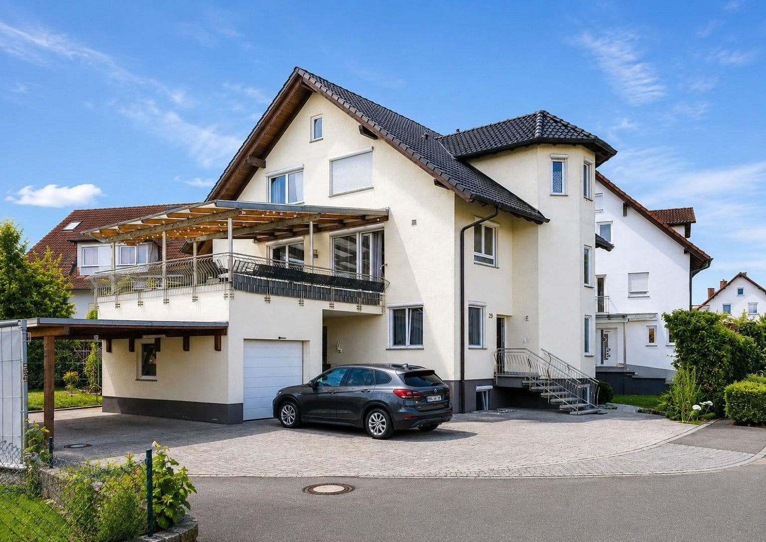 Prodej domu 322 m², pozemek 500 m², Singen (Hohentwiel), Bádensko-Württembersko Prodej domu 322 m², pozemek 500 m², Singen (Hohentwiel), Bádensko-Württembersko