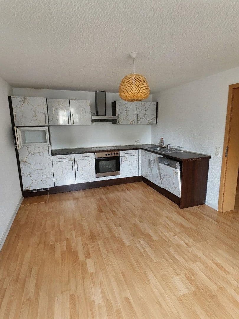 Prodej domu 322 m², pozemek 500 m², Singen (Hohentwiel), Bádensko-Württembersko Prodej domu 322 m², pozemek 500 m², Singen (Hohentwiel), Bádensko-Württembersko