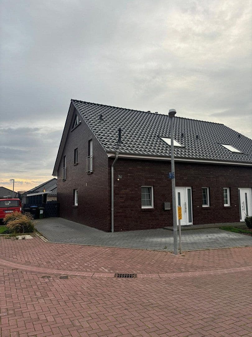 Prodej domu 127 m², pozemek 315 m², Hohenhameln, Dolní Sasko Prodej domu 127 m², pozemek 315 m², Hohenhameln, Dolní Sasko