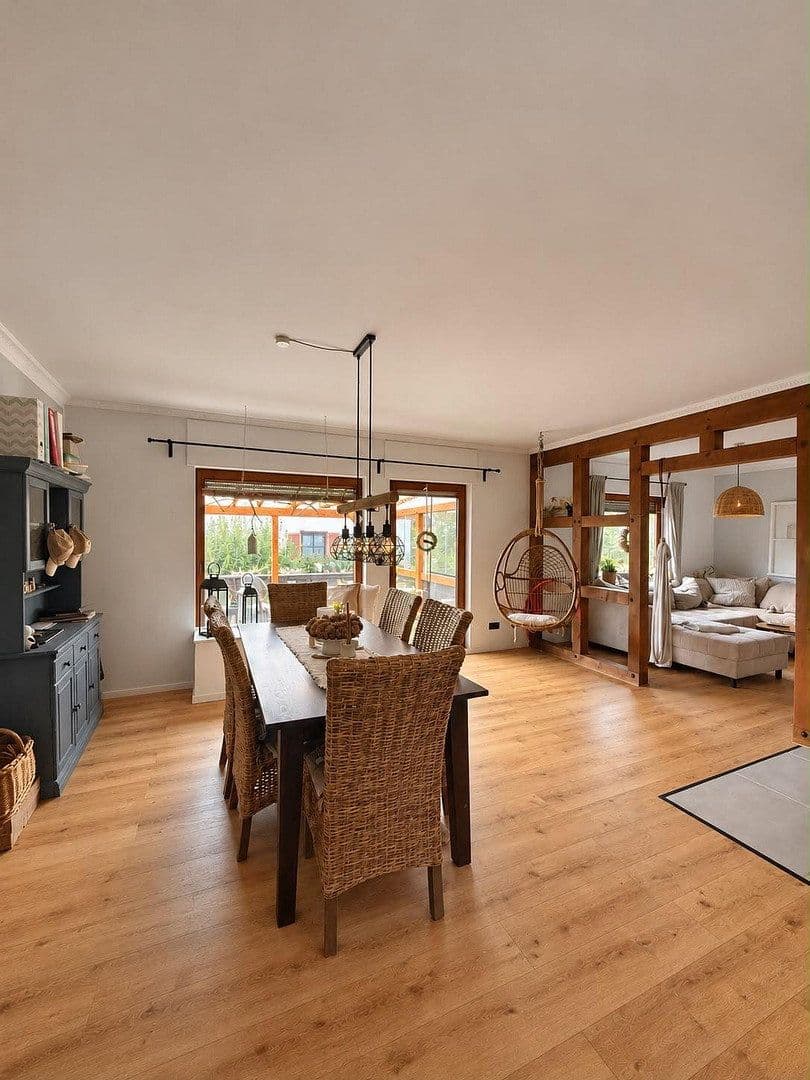 Prodej domu 116 m², pozemek 976 m², Wermsdorf, Sasko Prodej domu 116 m², pozemek 976 m², Wermsdorf, Sasko