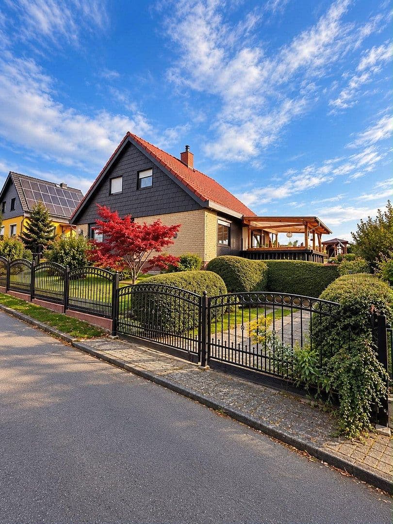 Prodej domu 116 m², pozemek 976 m², Wermsdorf, Sasko Prodej domu 116 m², pozemek 976 m², Wermsdorf, Sasko