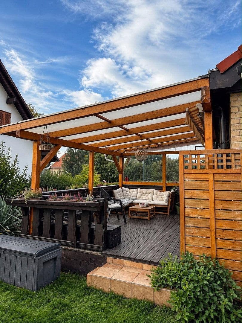 Prodej domu 116 m², pozemek 976 m², Wermsdorf, Sasko Prodej domu 116 m², pozemek 976 m², Wermsdorf, Sasko