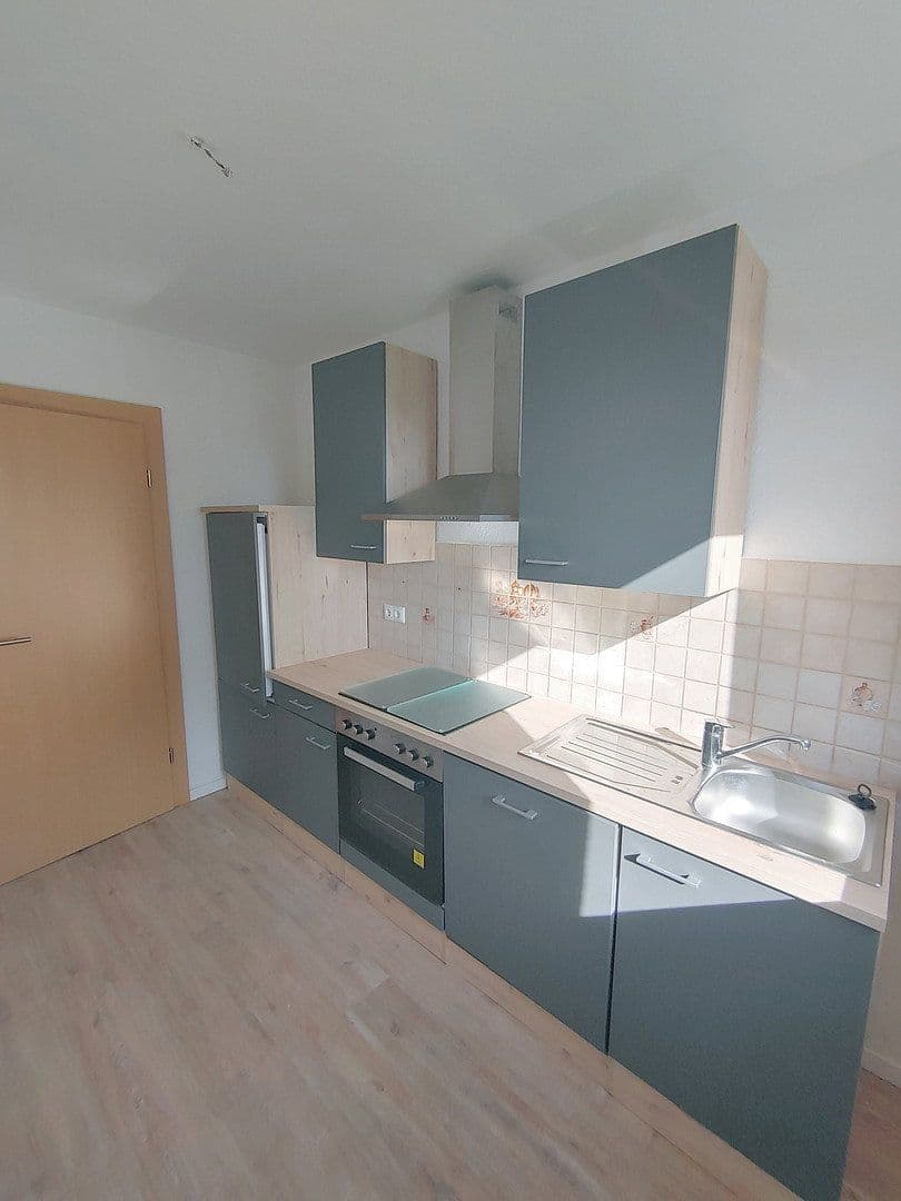 Pronájem bytu 2+1 50 m², Straße des Aufbaus 4, Borna, Sasko Pronájem bytu 2+1 50 m², Straße des Aufbaus 4, Borna, Sasko