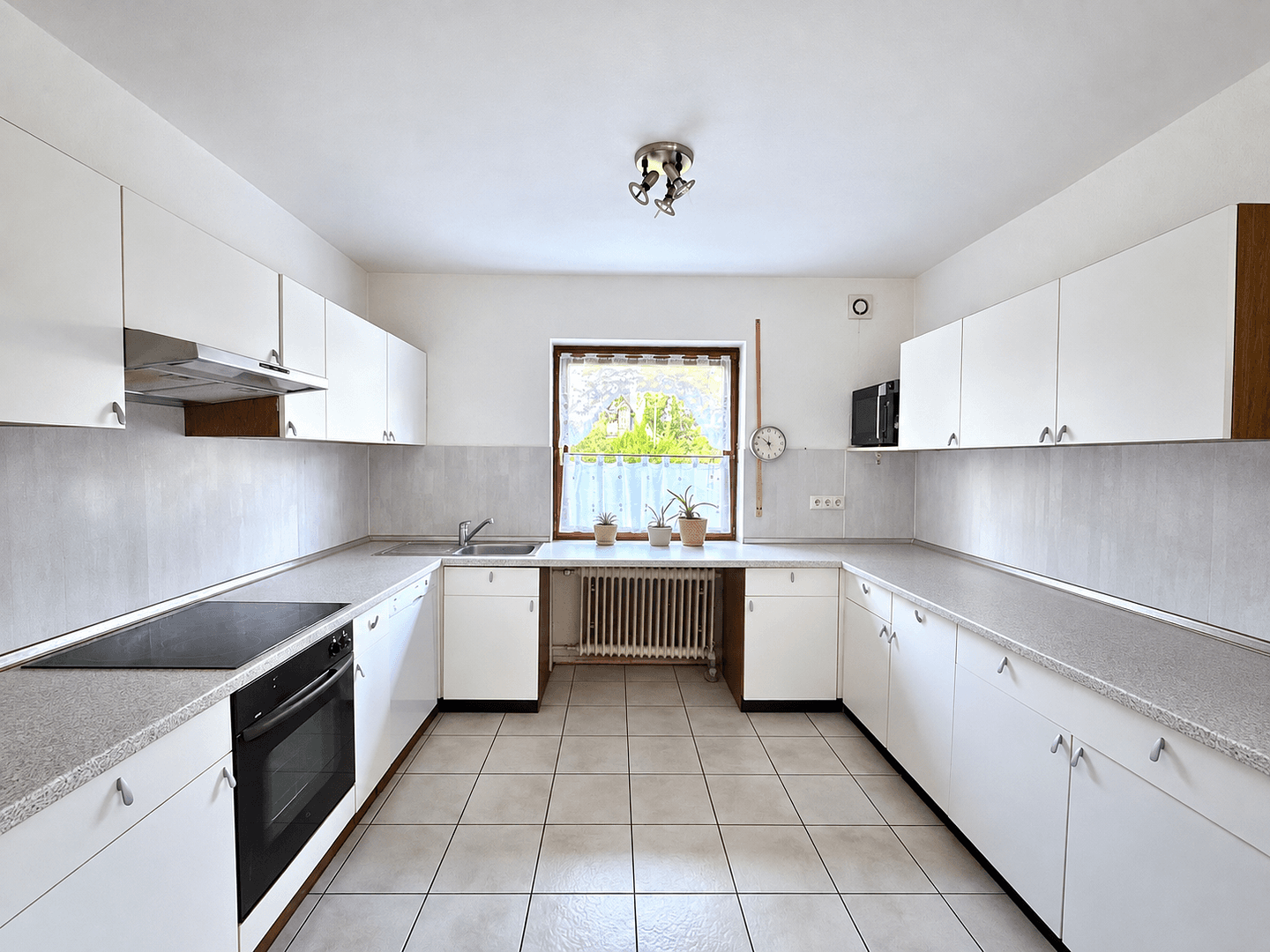 Prodej domu 196 m², pozemek 1.478 m², Klingstraße 12, Freiensteinau, Hessen Prodej domu 196 m², pozemek 1.478 m², Klingstraße 12, Freiensteinau, Hessen
