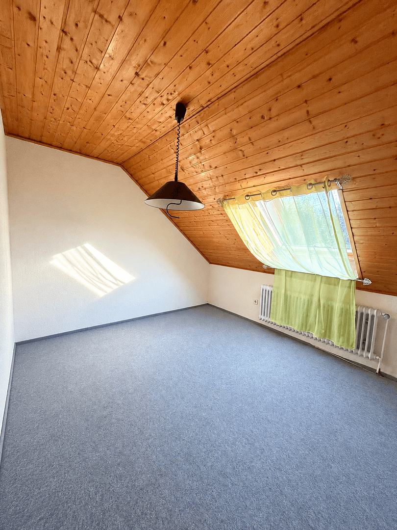 Prodej domu 196 m², pozemek 1.478 m², Klingstraße 12, Freiensteinau, Hessen Prodej domu 196 m², pozemek 1.478 m², Klingstraße 12, Freiensteinau, Hessen